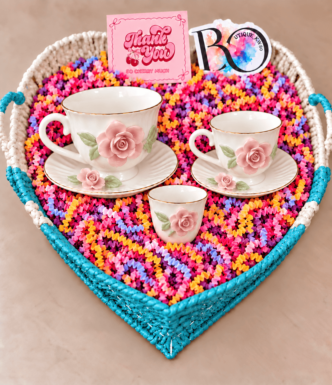 💙بكج أكواب الورد بسلة القلب